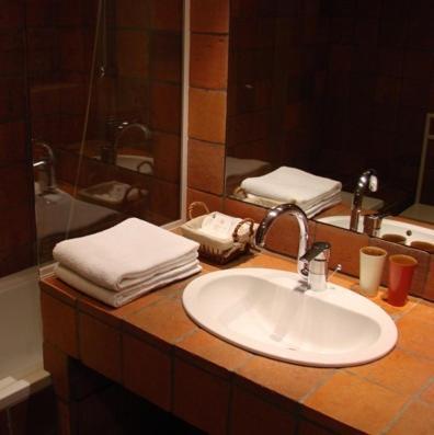 Les Demoiselles De Ladoix Bed & Breakfast Room photo